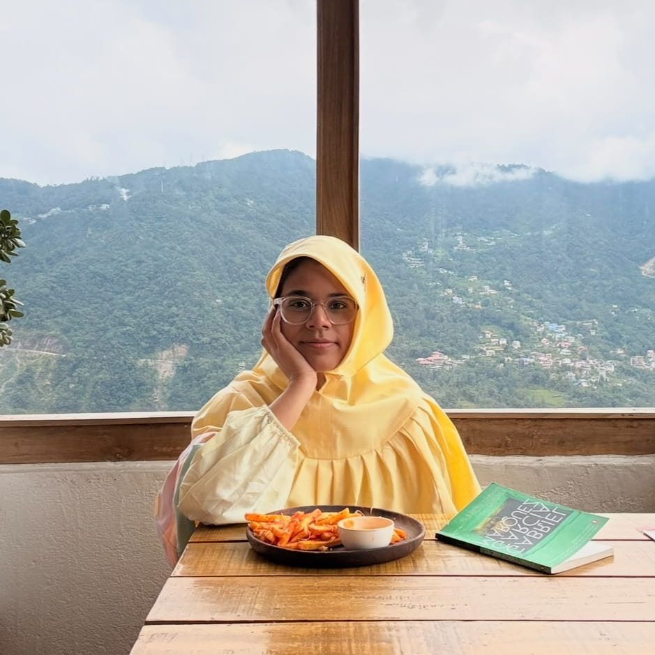 Sakina Limbdiwala, Content Editor at CrazyTok Media